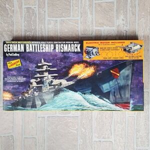 Lindberg German Battleship Bismarck 25.5 Inch Motorized Model Kit 762M Vintage